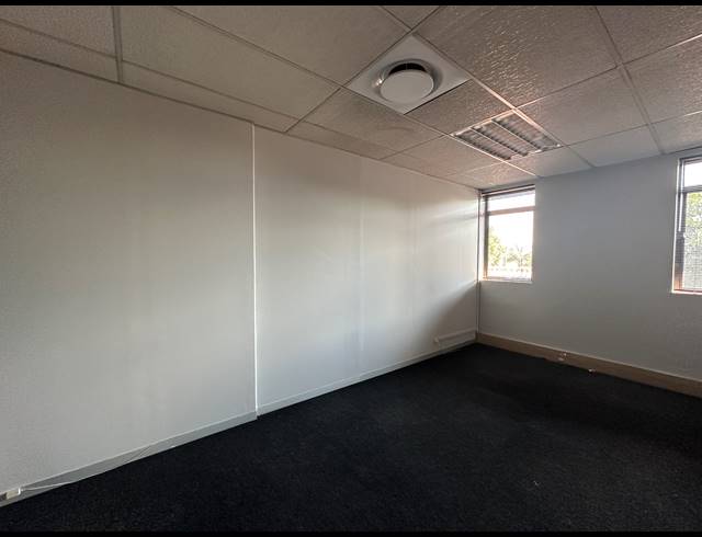 144.80M² OFFICE TO LET IN DIE HOEWES